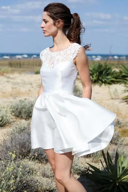 A Line Round Neck Open Back Short Beach Wedding Dress with Lace Pockets STK15018