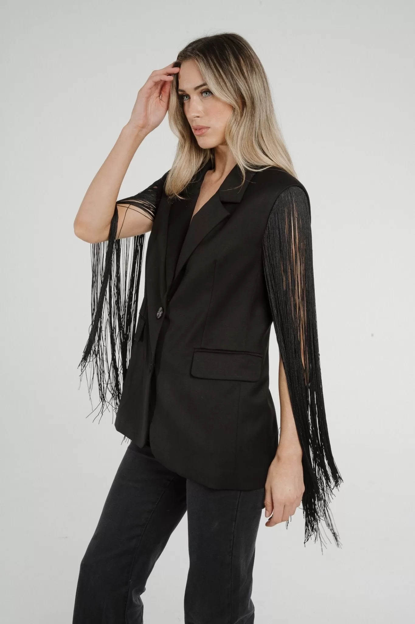 Alana Fringed Sleeveless Blazer In Black