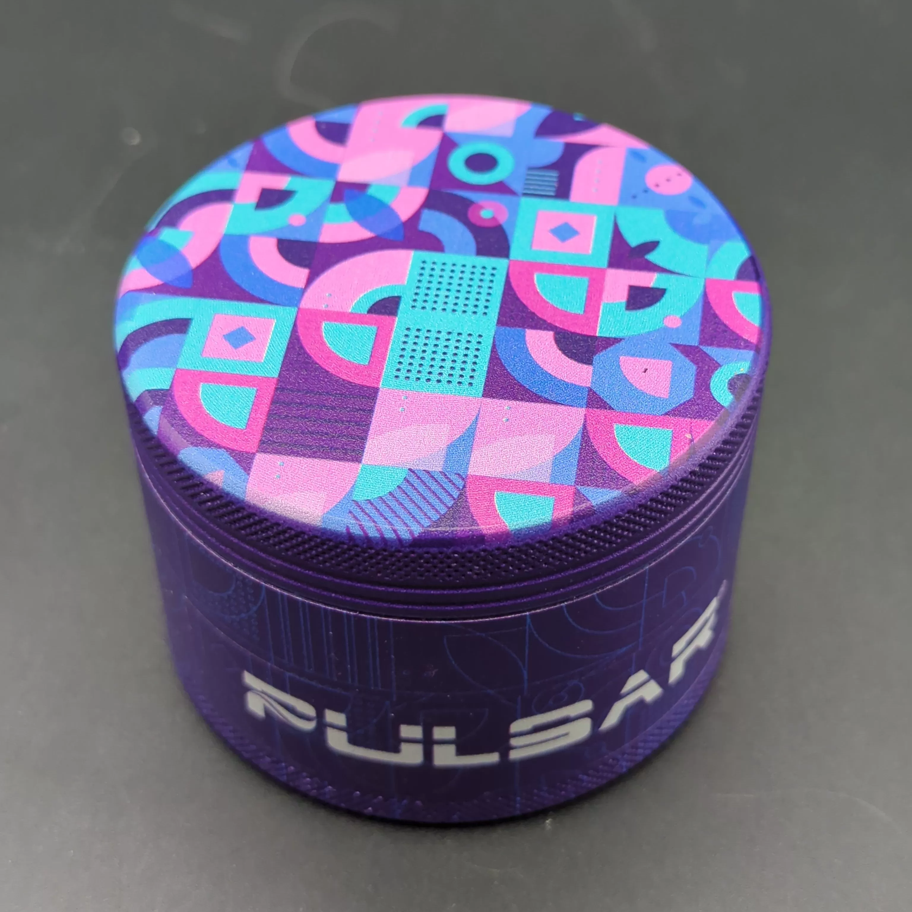 Pulsar Design Series Grinders w/ Side Art| 4pc | 2.5