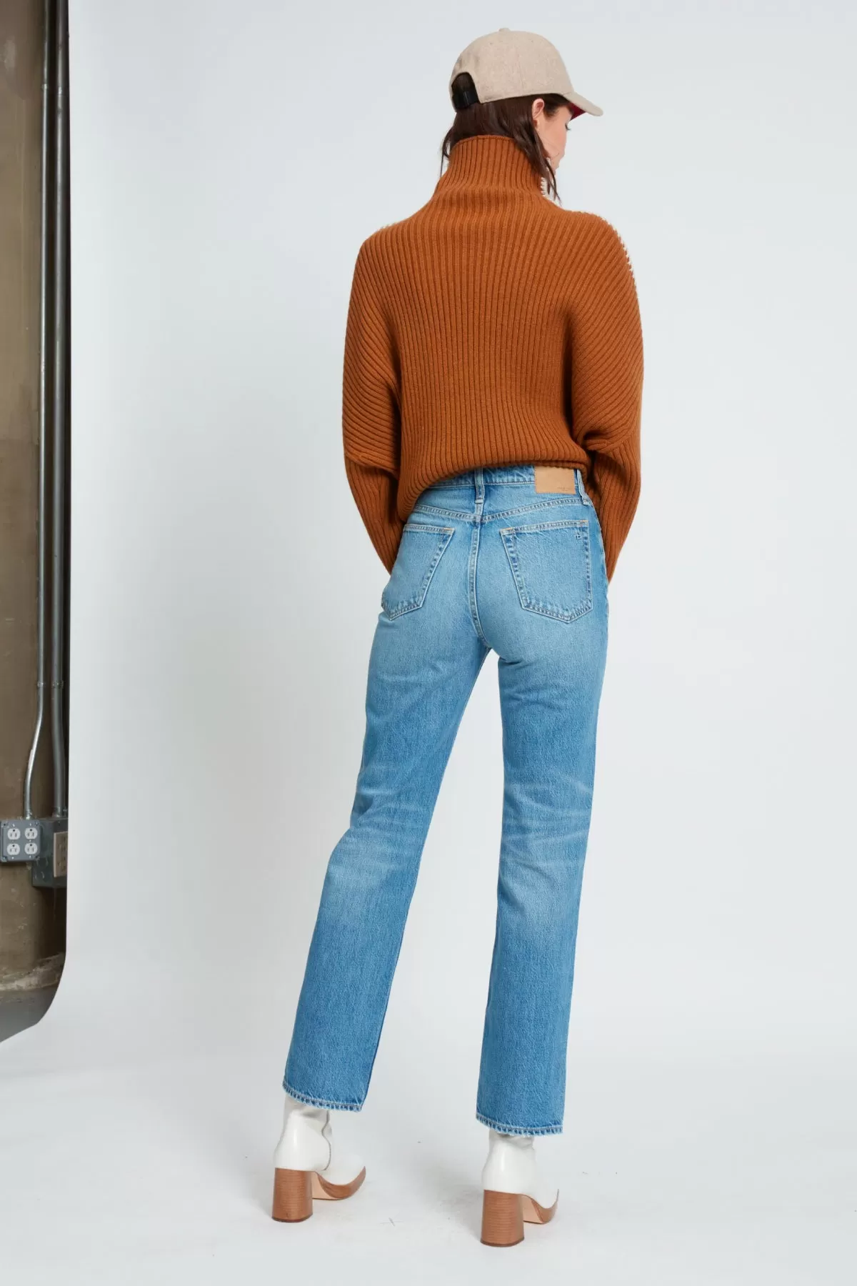 Rag & Bone Alex Straight Jean - Delavanwh